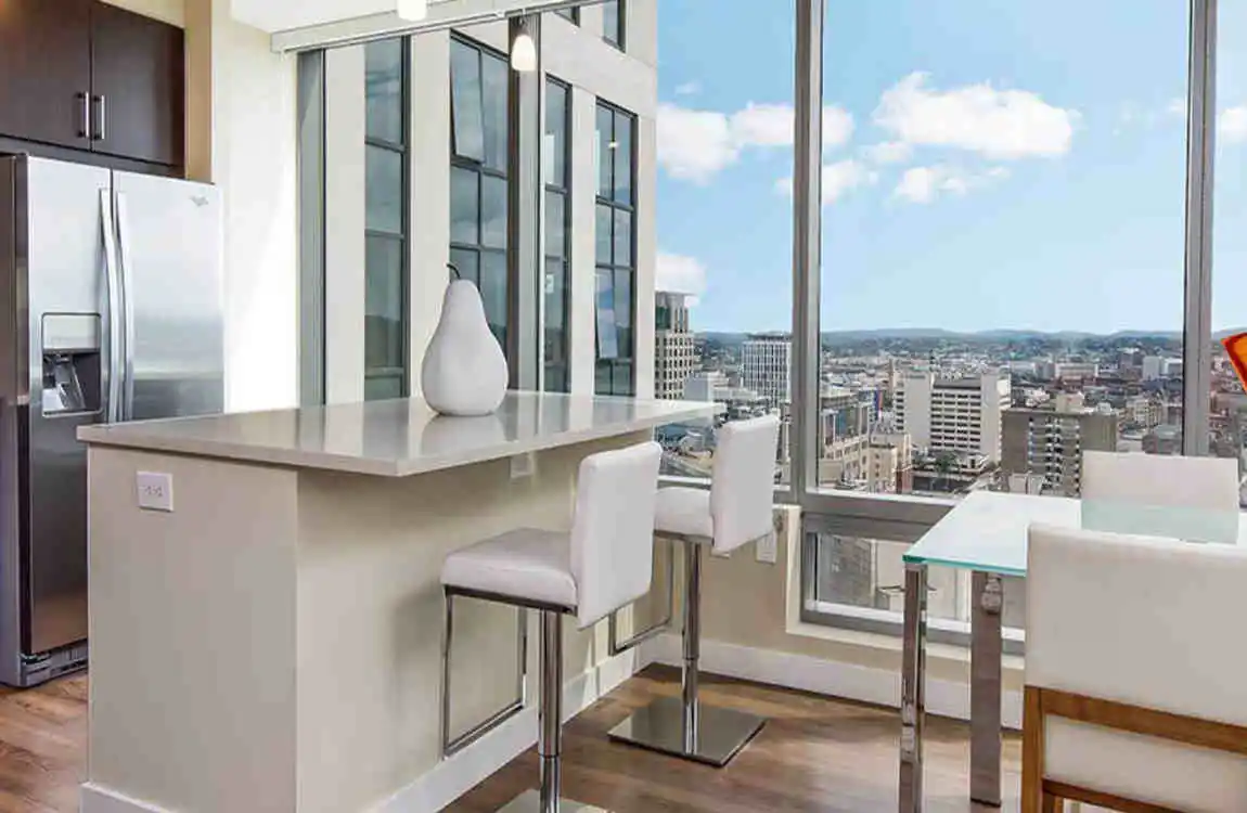 Are top-floor apartments more expensive?