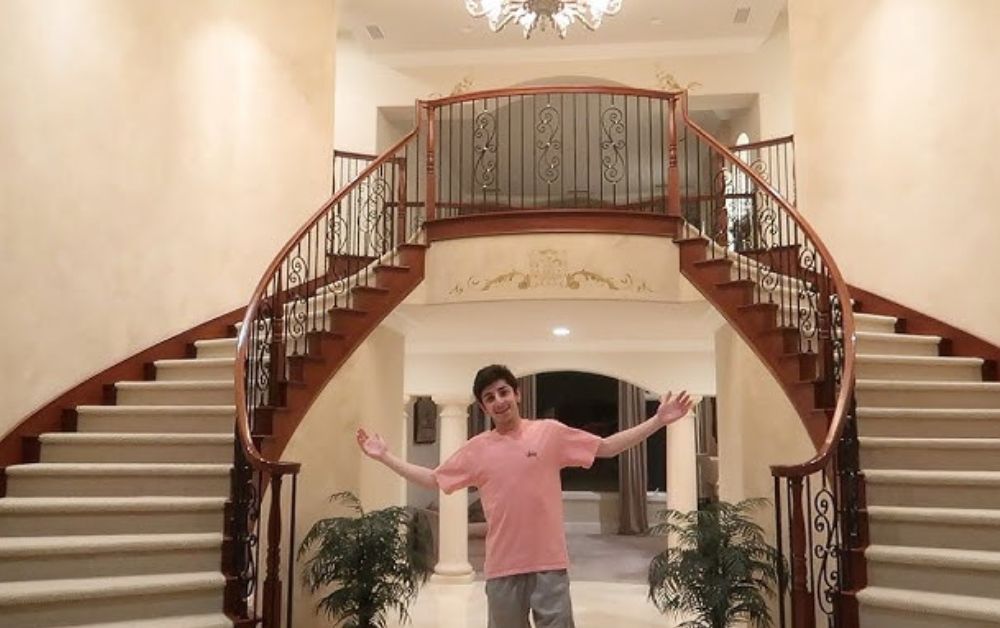 Who is Faze Rug, and why is his location a mystery?