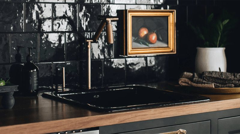 What Are the Benefits of a Black Backsplash?