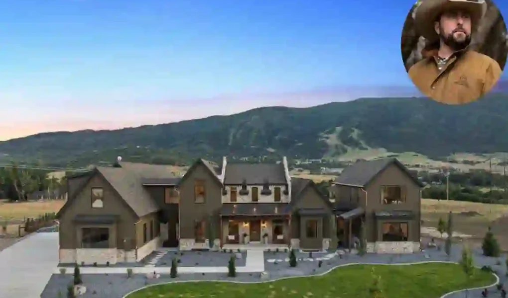 Tyler Farr's House