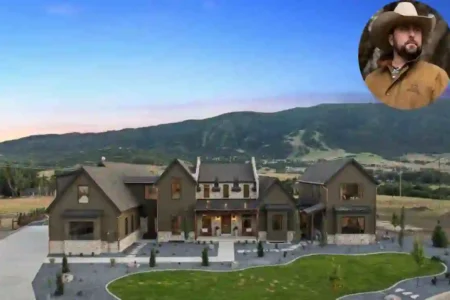Tyler Farr's House