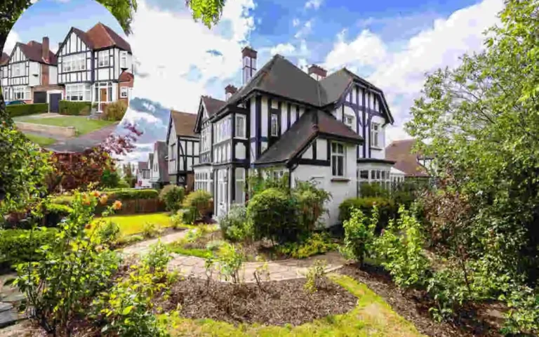 what is a linked house